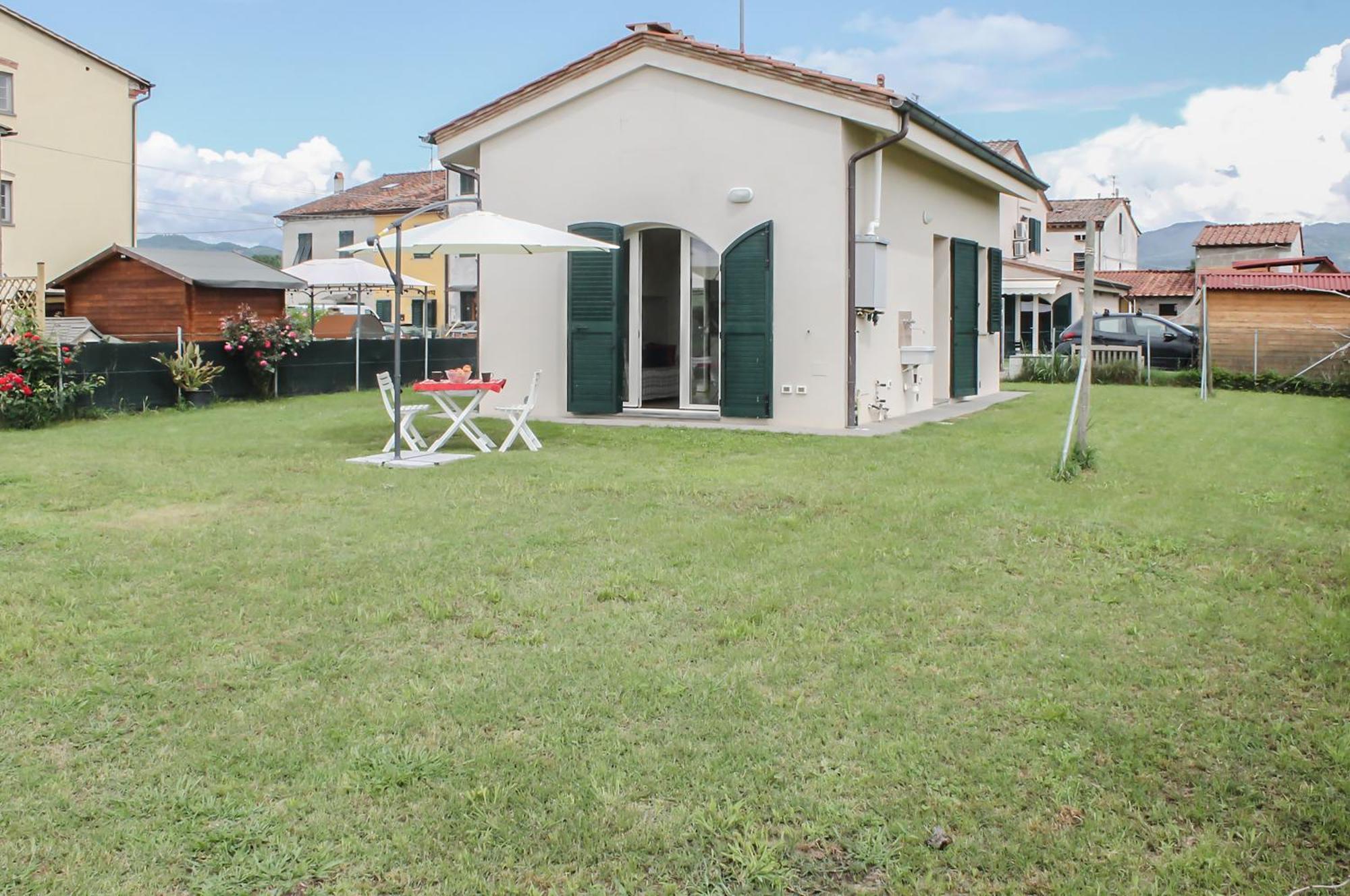 Modern Home With Private Parking Near The Station! Lucca Exterior foto